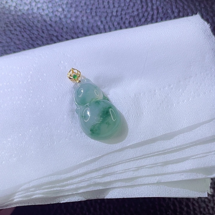翡翠颈饰18K金镶嵌翡翠