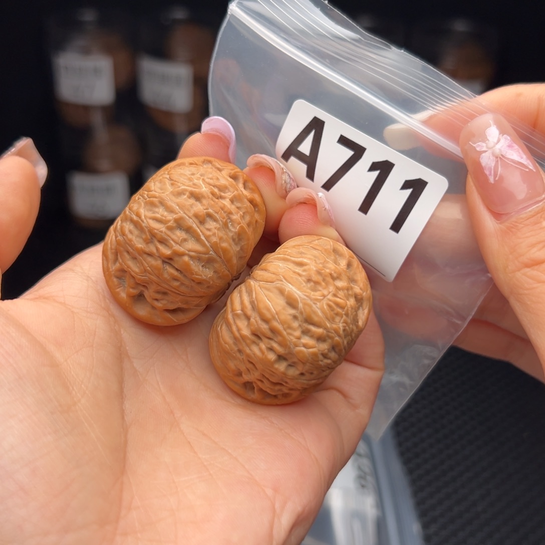 潘***拉文玩核桃吊坠铁锤