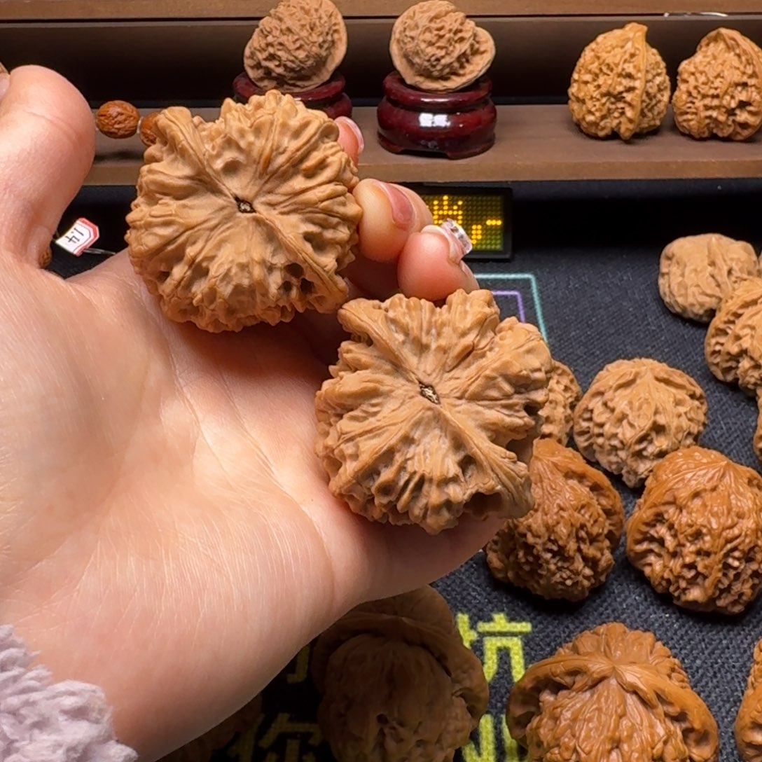 文玩核桃吊坠49官帽