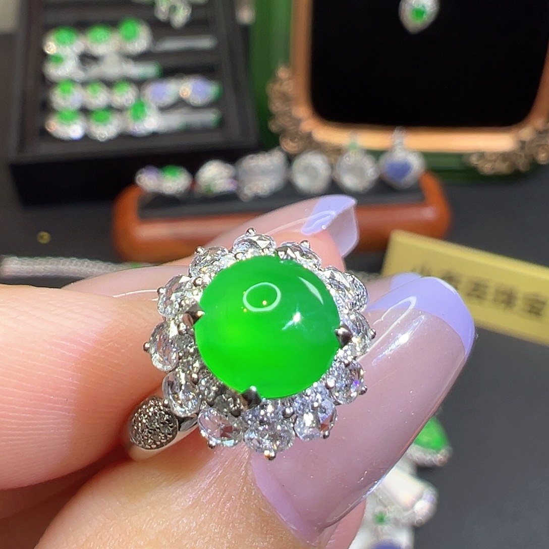 翡翠18K金镶嵌戒指翡翠