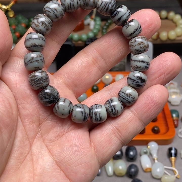 和田玉未镶嵌手链