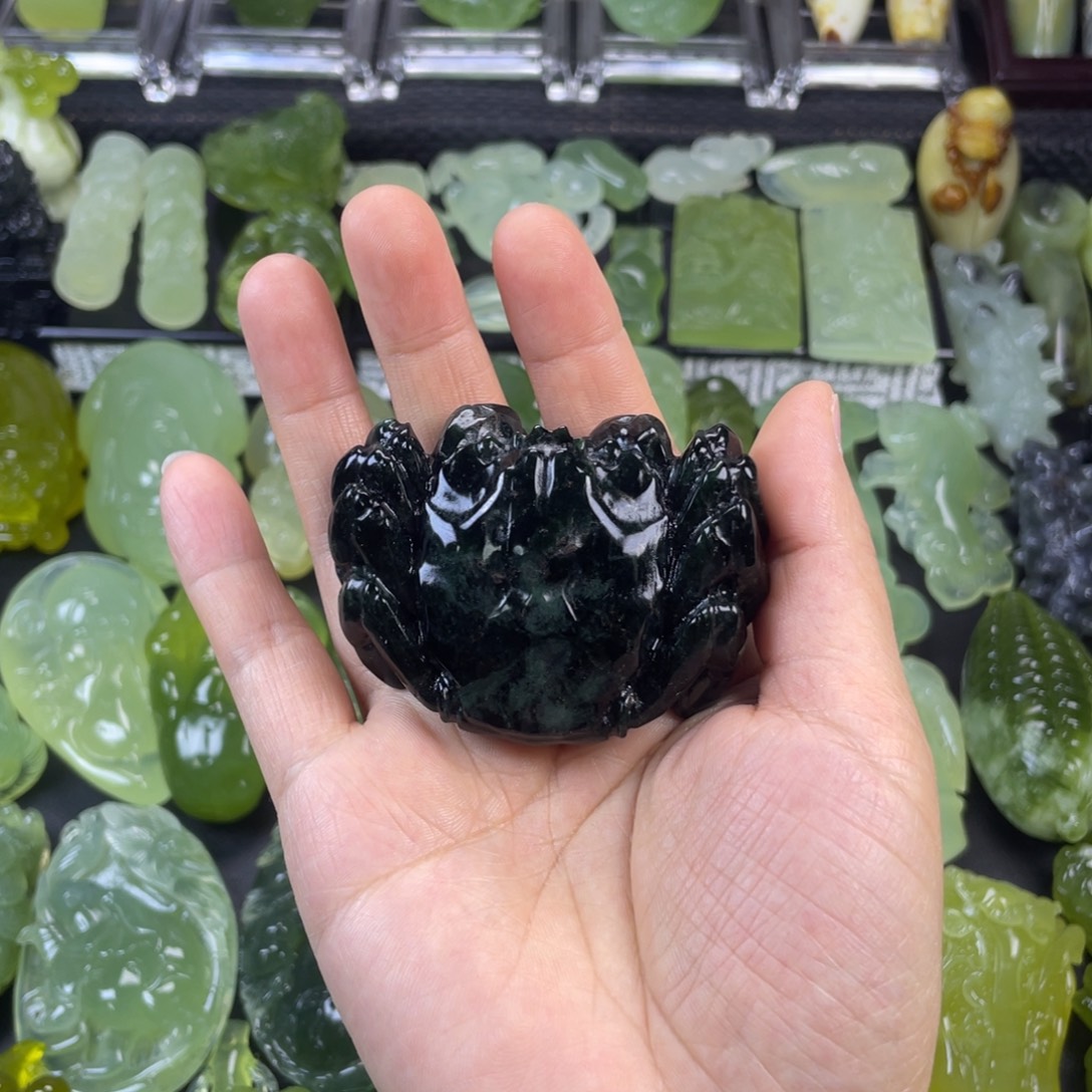 蛇纹石玉未镶嵌珠宝奇石