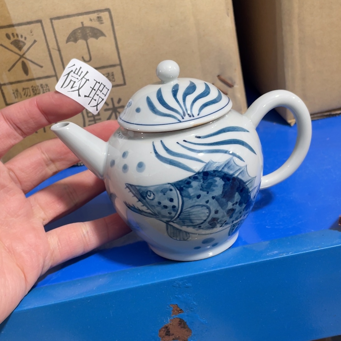 釉下手绘茶具微瑕