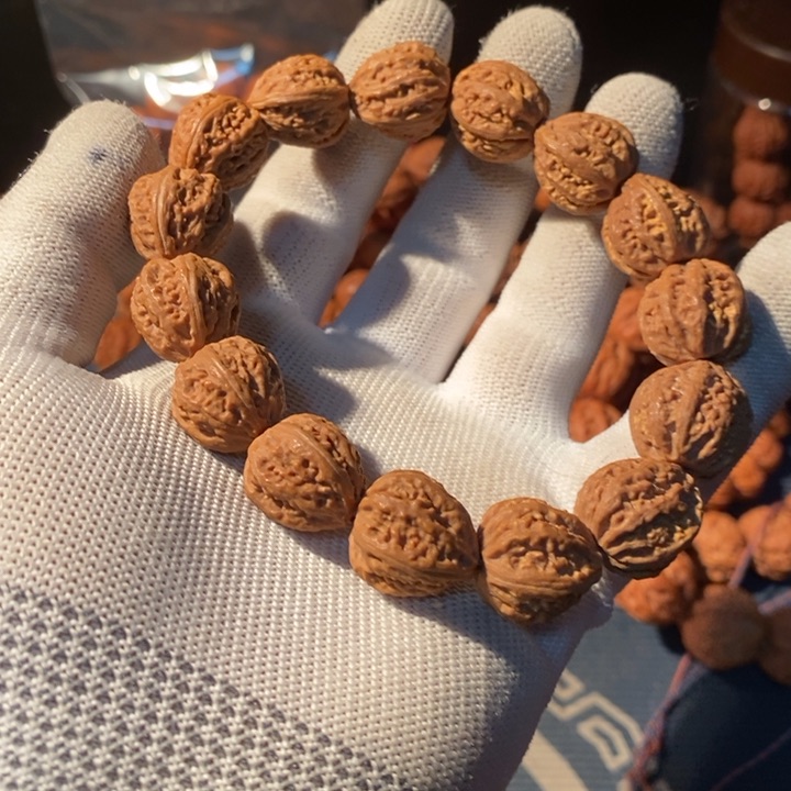 文玩核桃手串……88