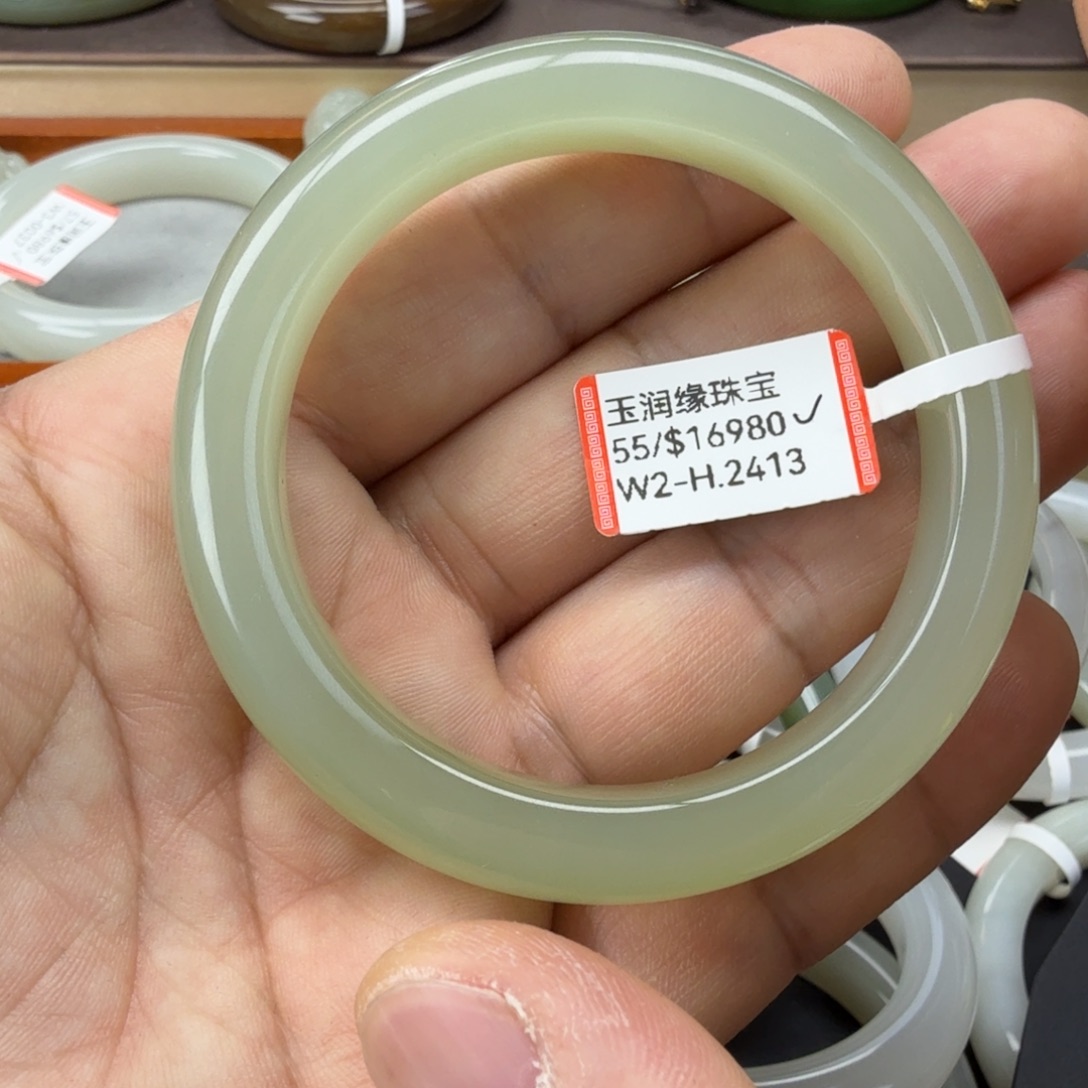 和田玉未镶嵌手镯