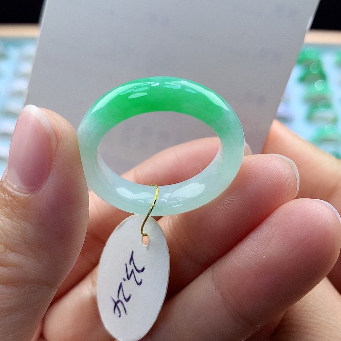 翡翠戒指未镶嵌2324圈