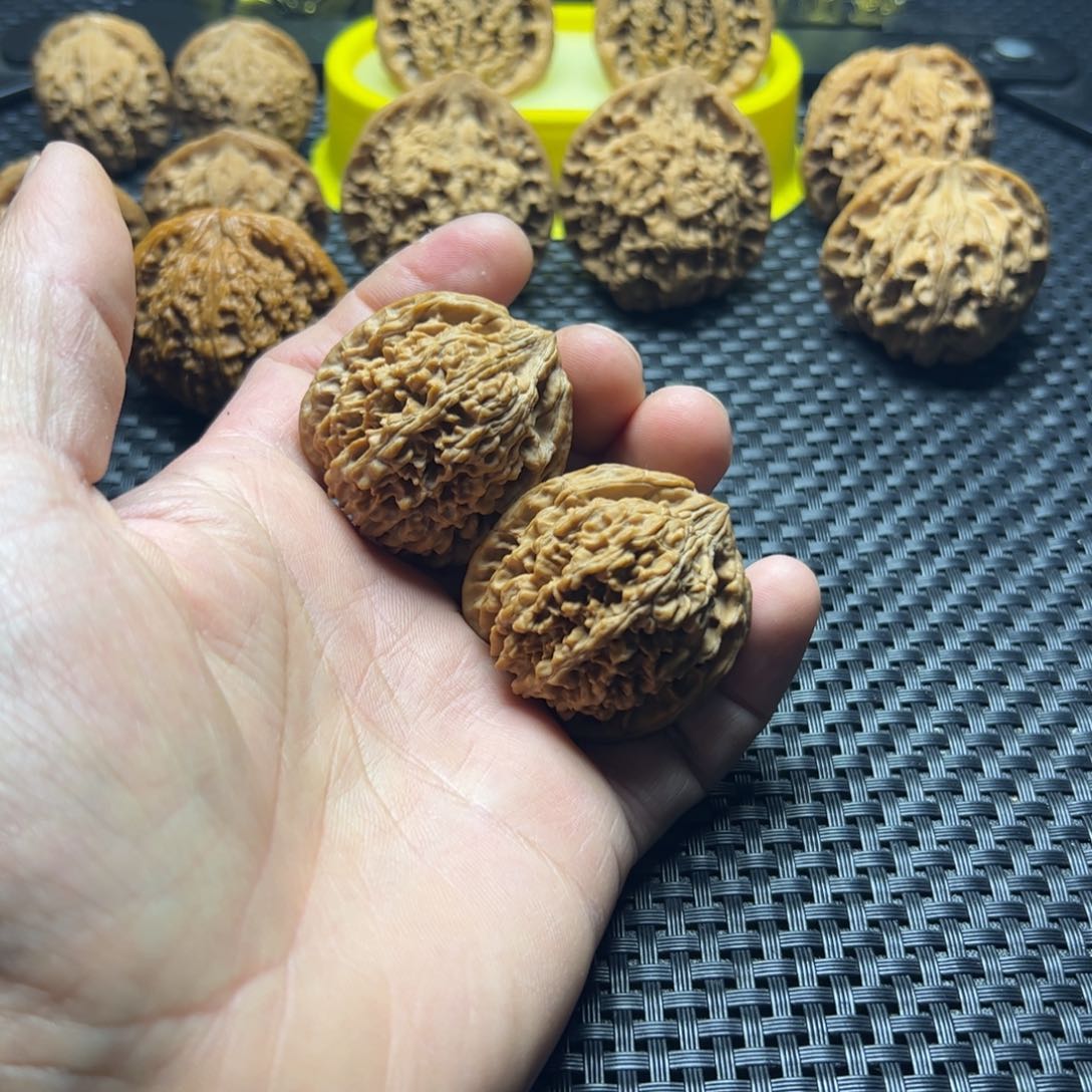 文玩核桃吊坠38的满天星