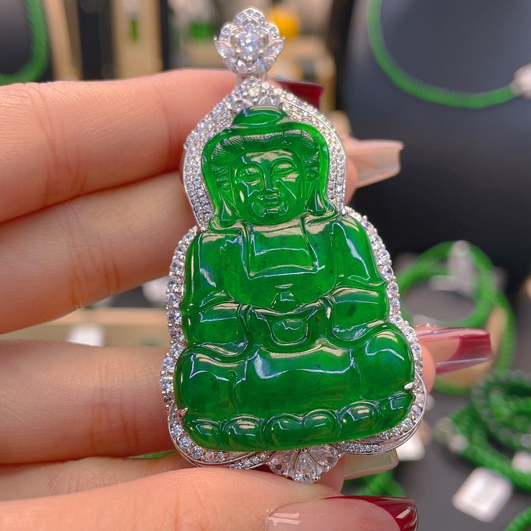翡翠吊坠(赠链)银S925镶嵌观音