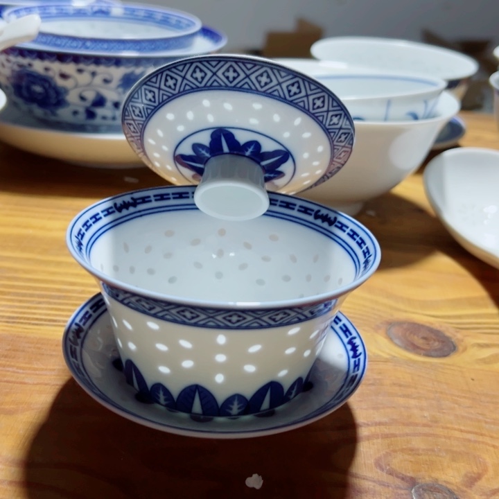 碗青花玲珑三才盖碗