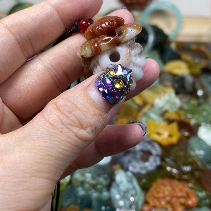 蛇纹石玉吊坠未镶嵌