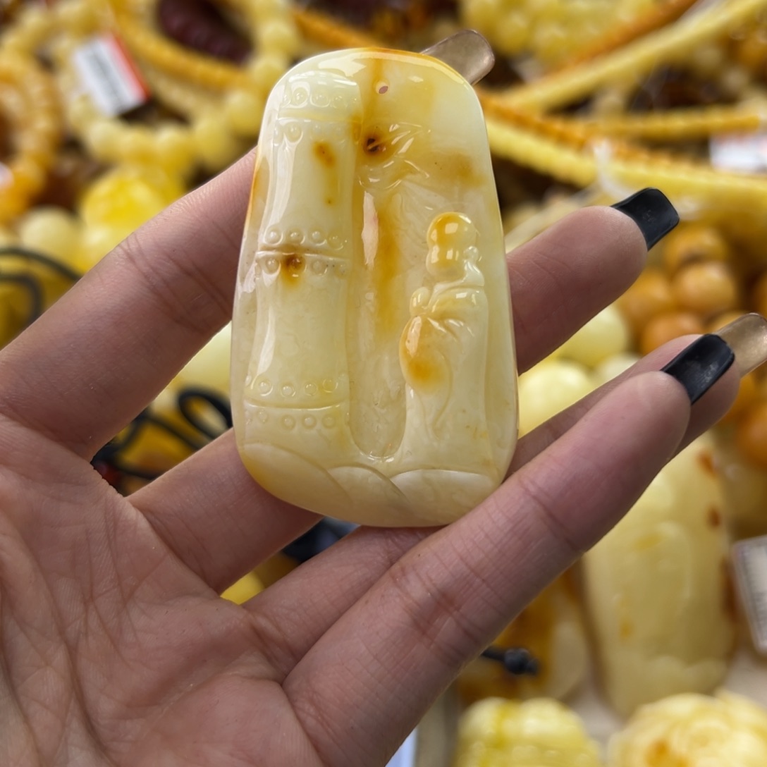 琥珀珠宝奇石未镶嵌