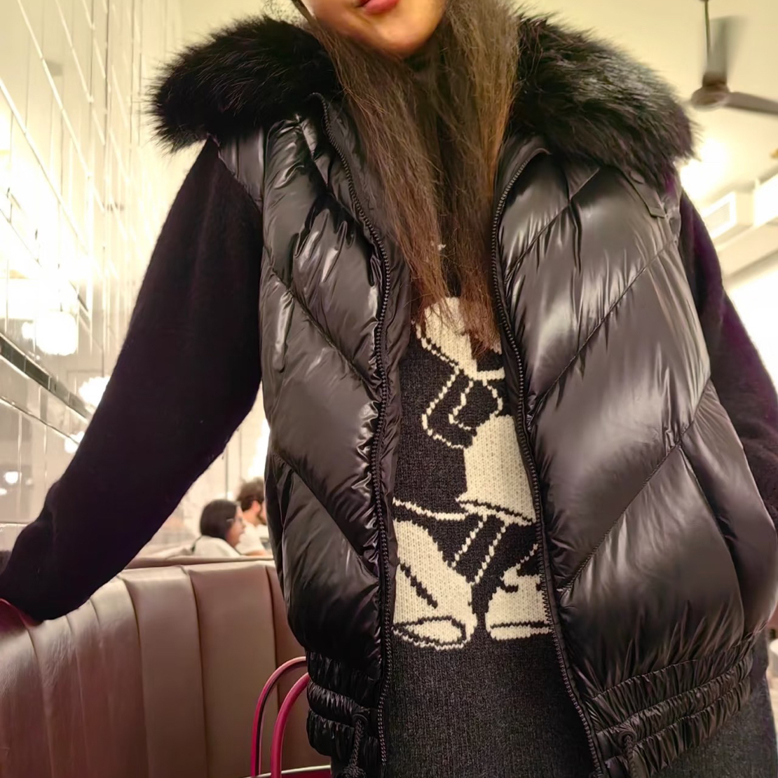 99新 MONCLER CZF2423/毛领羽绒服/尺码L/99新