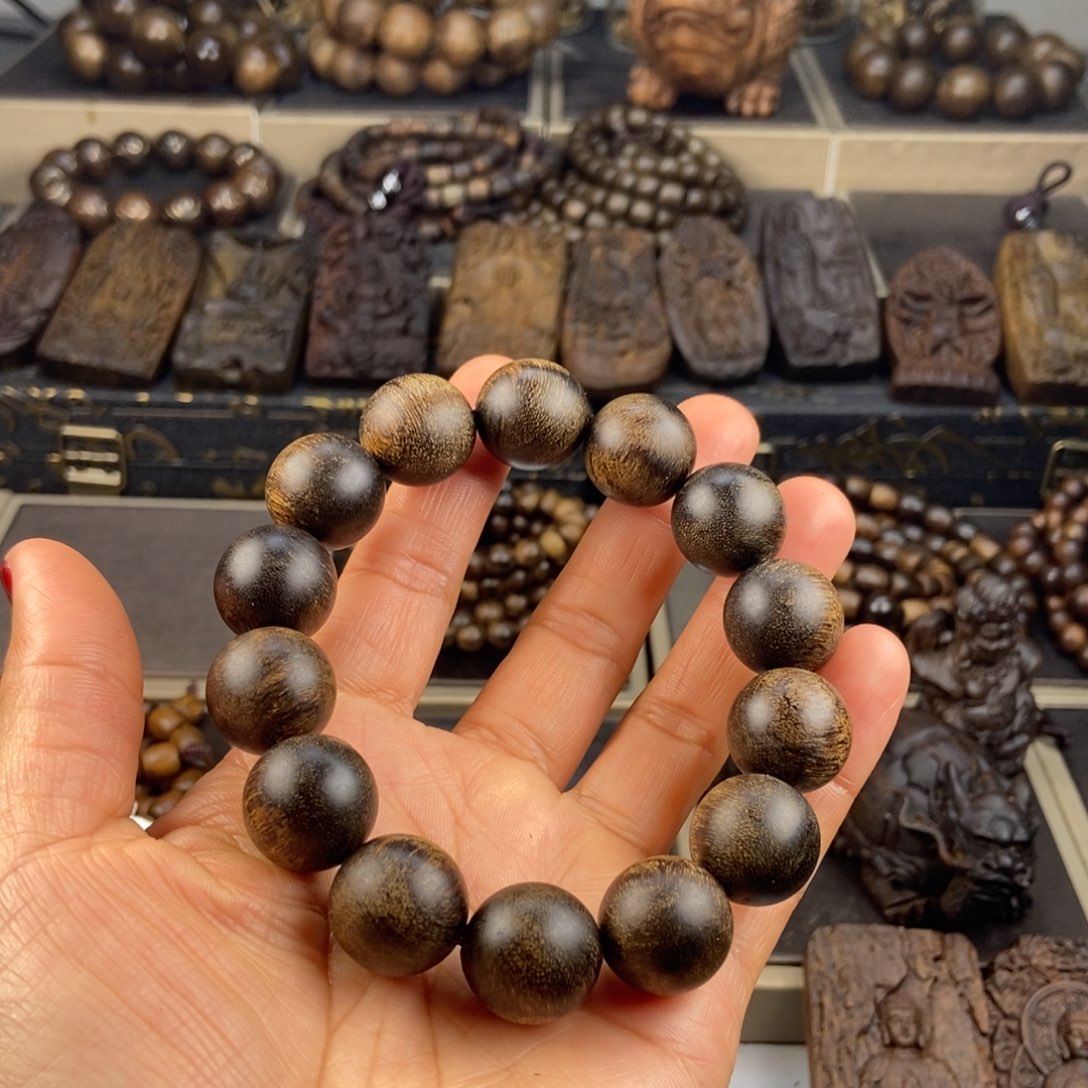沉香手串浪**屋越南芽庄白棋玉化留疤
