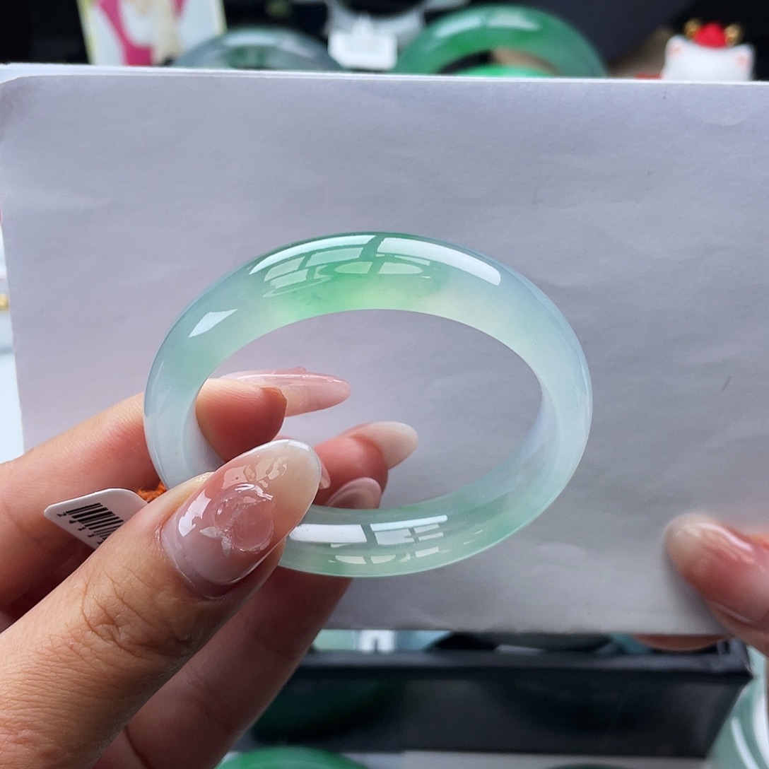 翡翠手镯未镶嵌50冰胶甜阳绿飘花、截图夏季