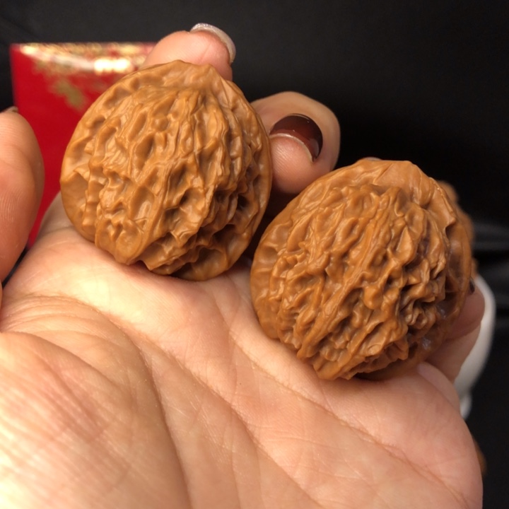 吊坠桃核野生金牛