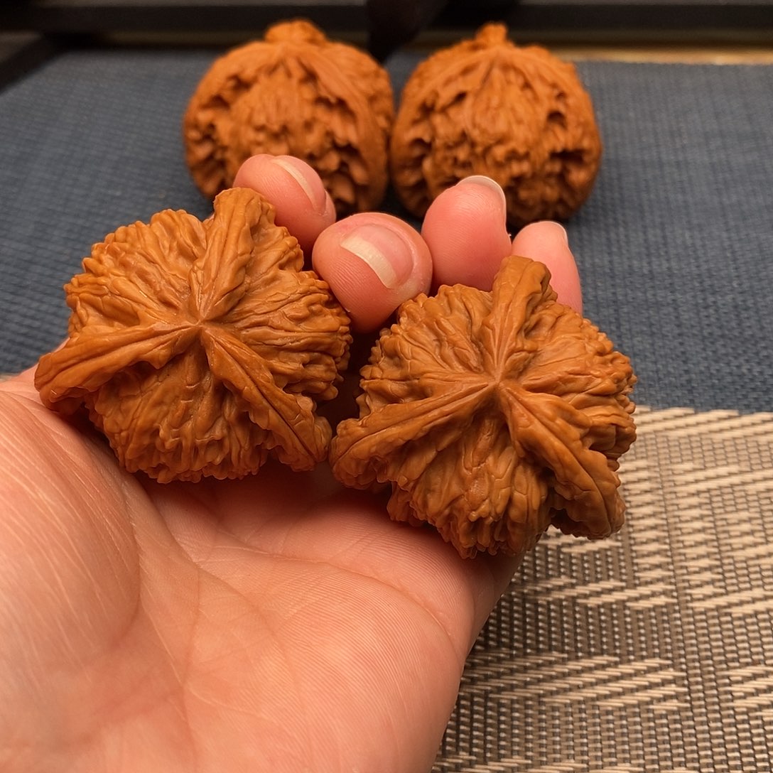 达***0吊坠文玩核桃三棱