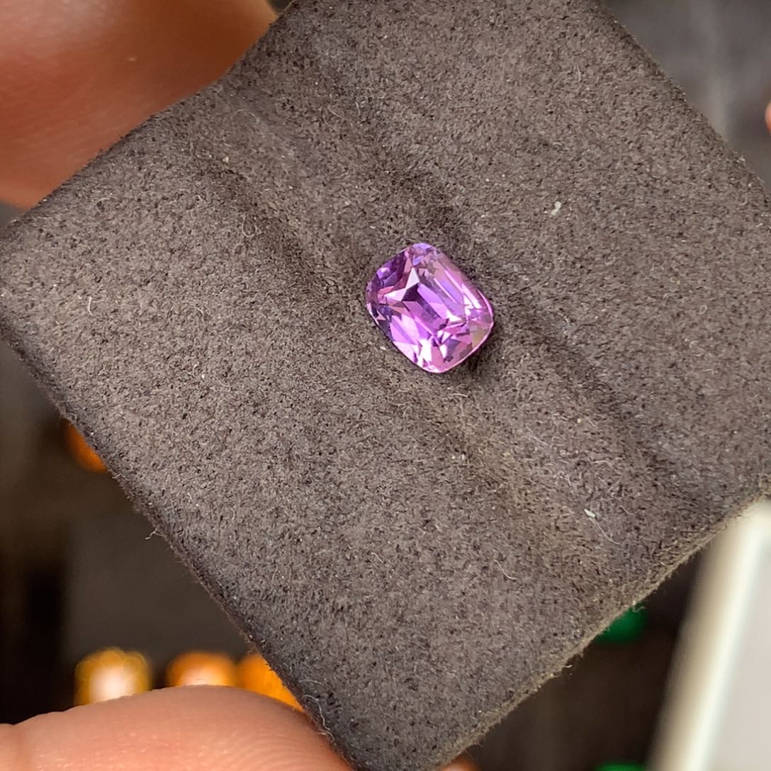 彩色蓝宝石裸石无烧紫蓝宝