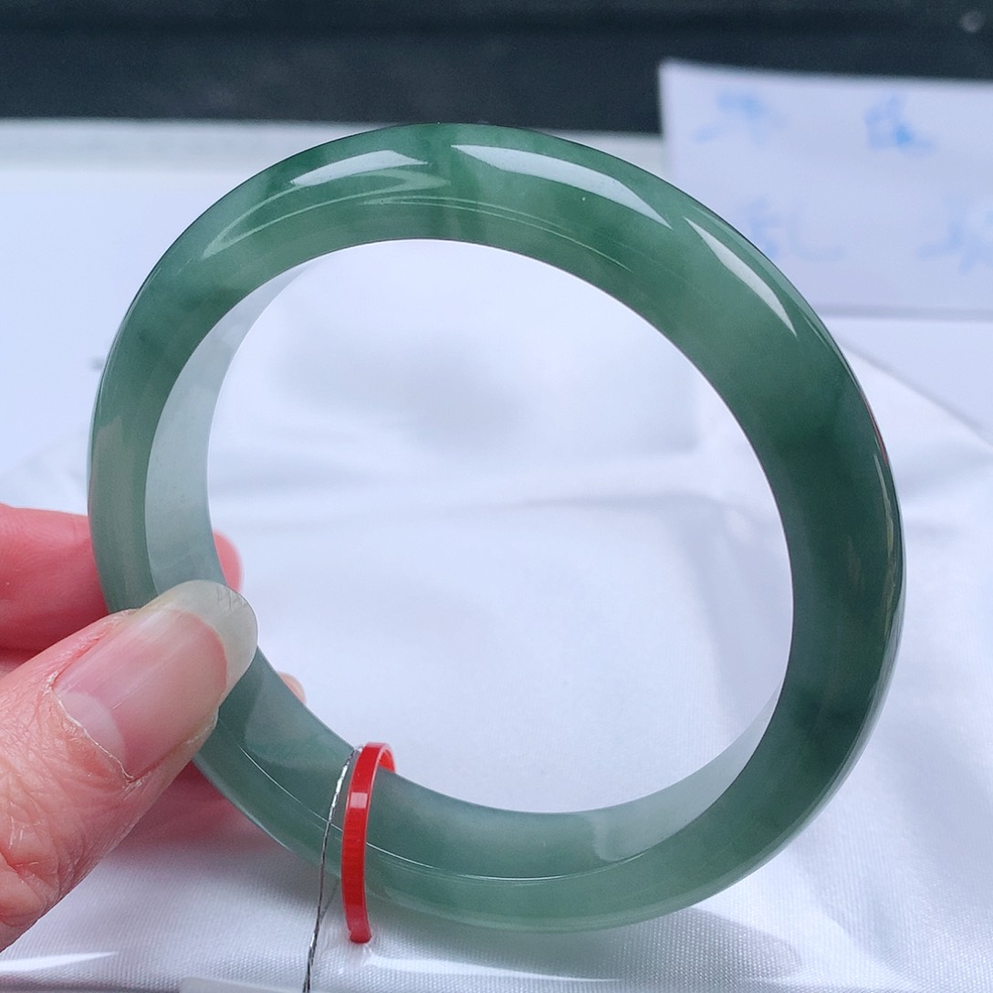 翡翠手镯未镶嵌57圈