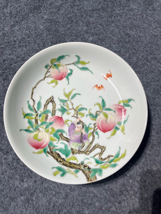 珐琅彩婴戏图大盘