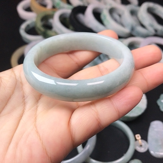 翡翠手镯未镶嵌卡56+且莫蓝手镯