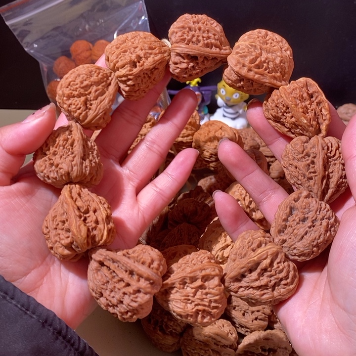 文玩核桃手串……19