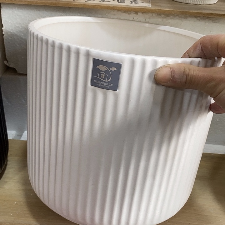 陶盆有孔 瑕疵针孔漏釉介意勿拍外口 23外高21