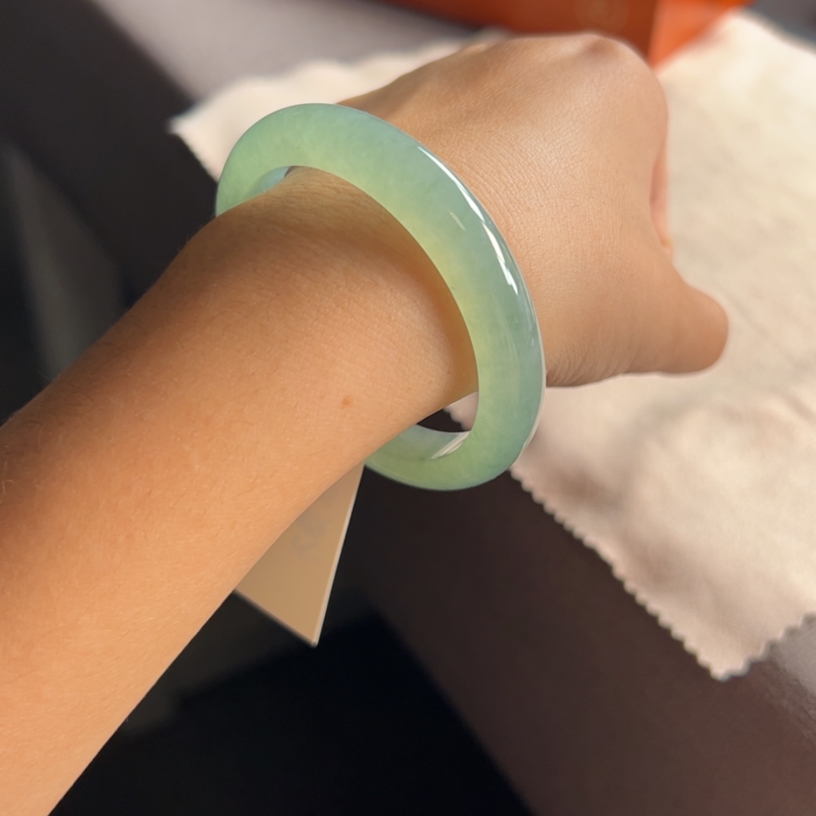 【闪购商品】翡翠手镯未镶嵌湖水绿