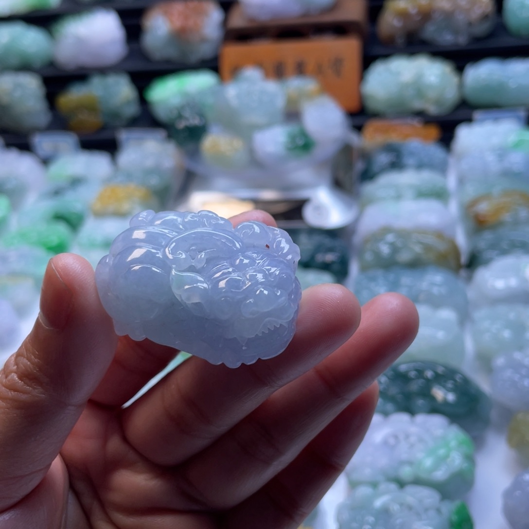 翡翠颈饰未镶嵌貔貅