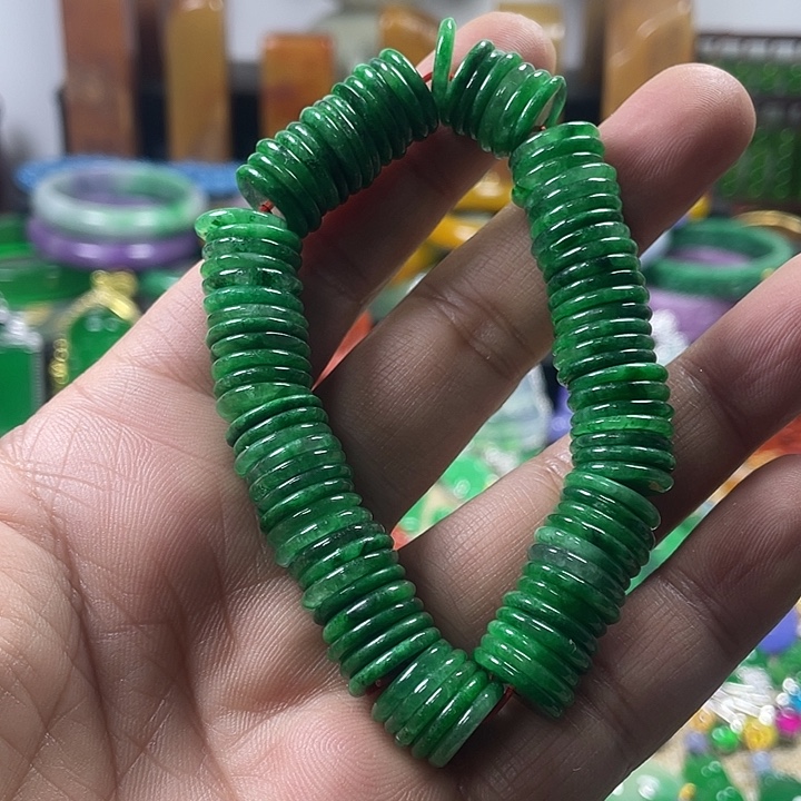 翡翠未镶嵌颈饰手串