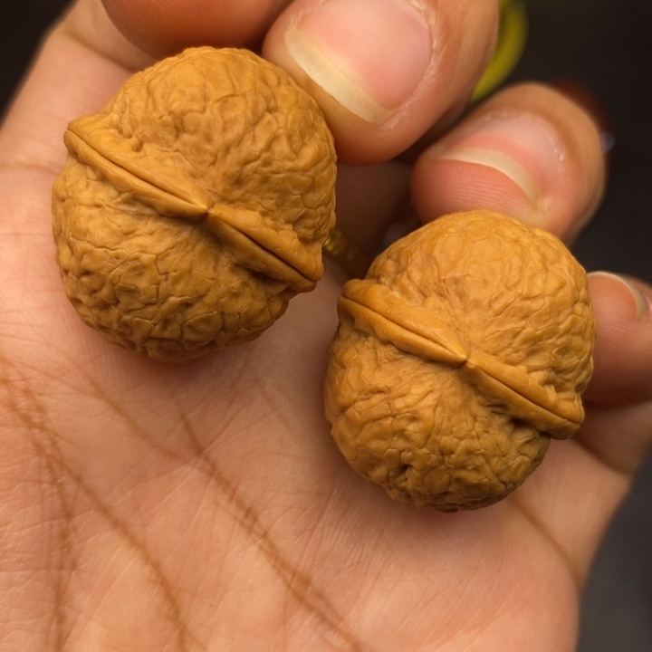 文玩核桃吊坠28尺鸽子蛋