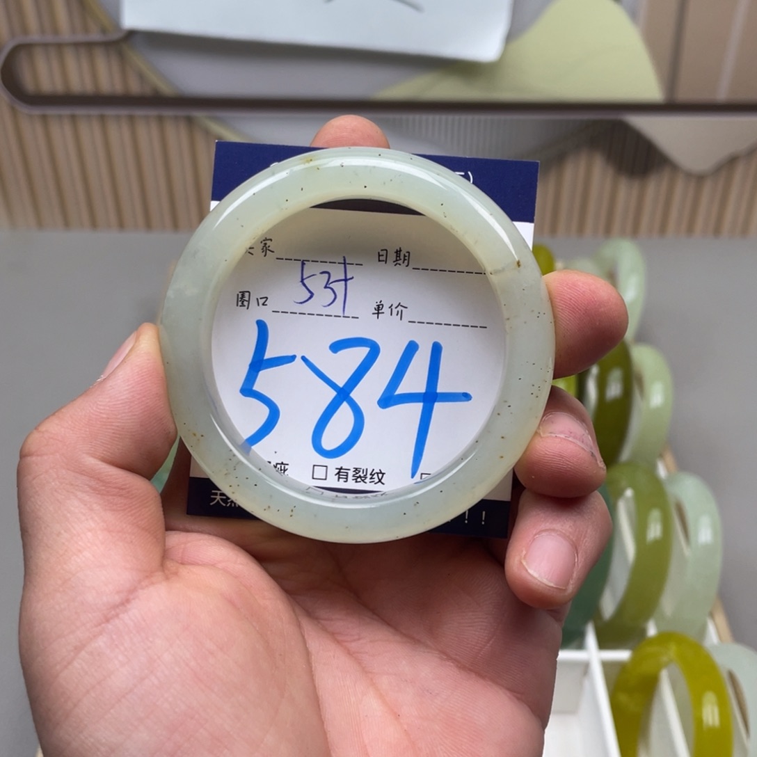 岫玉手镯手镯未镶嵌