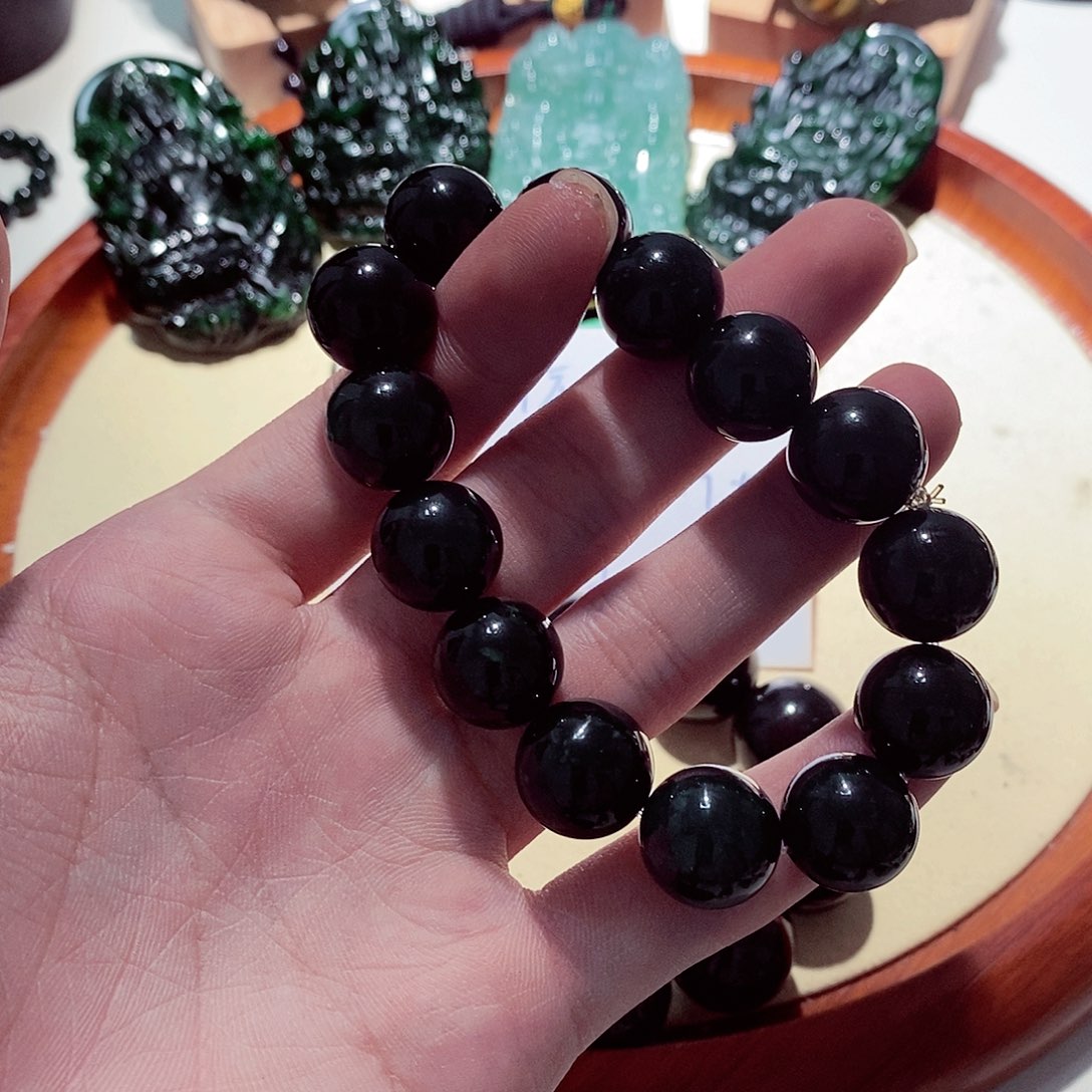 翡翠颈饰未镶嵌卡16a