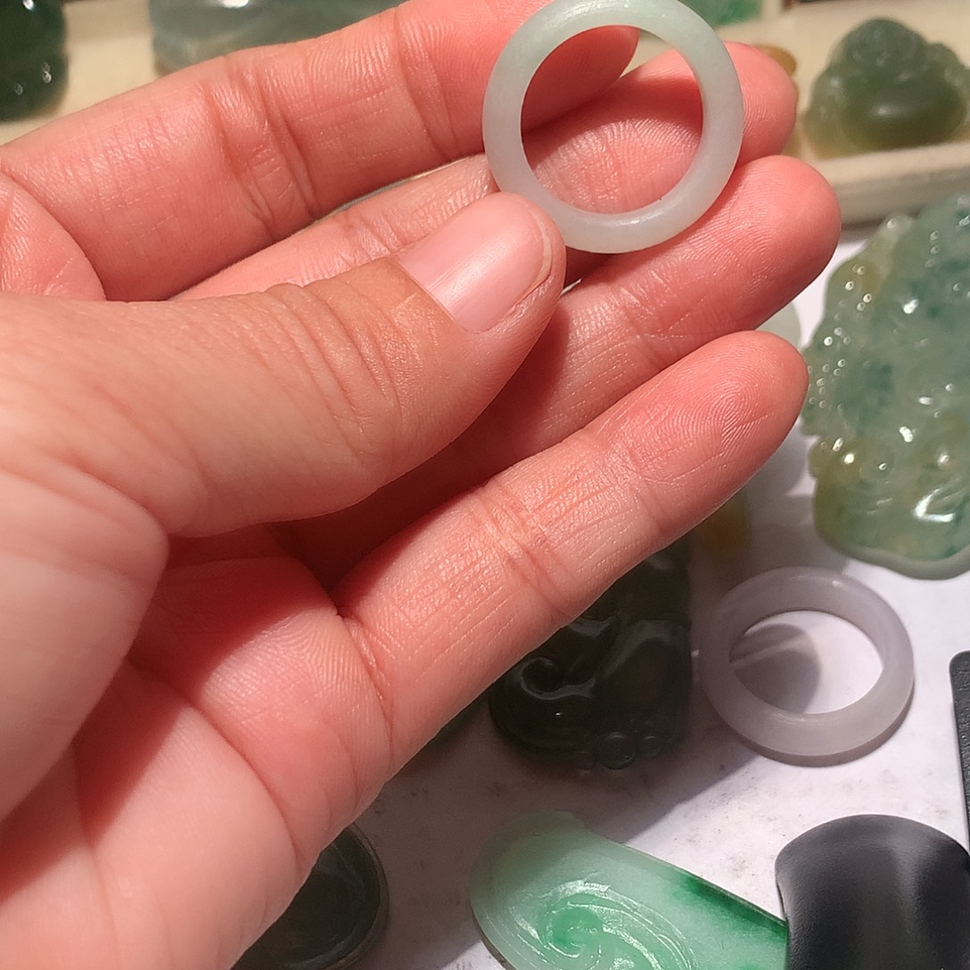 定制翡翠未镶嵌飘色戒圈