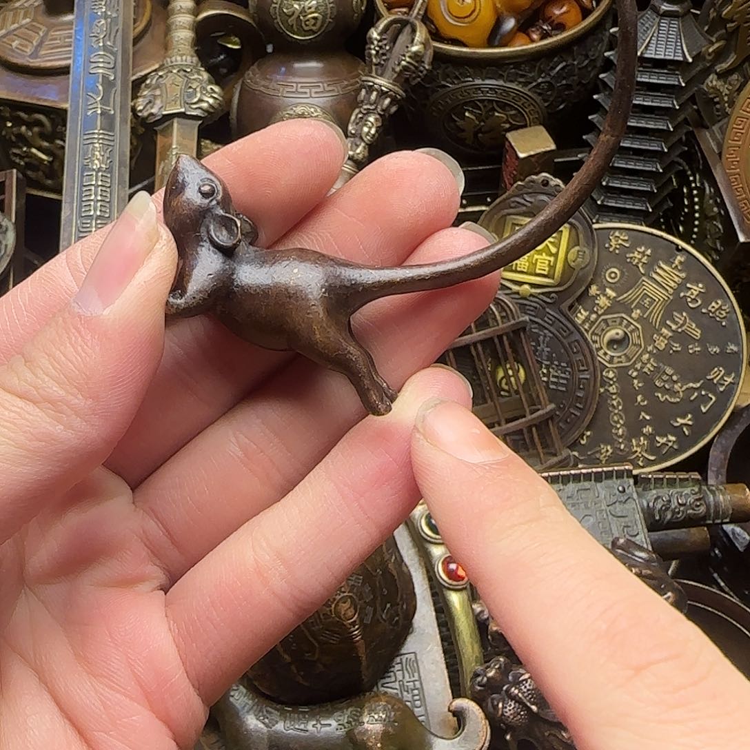 铜铜铜吞吞吐吐人铜铜铜