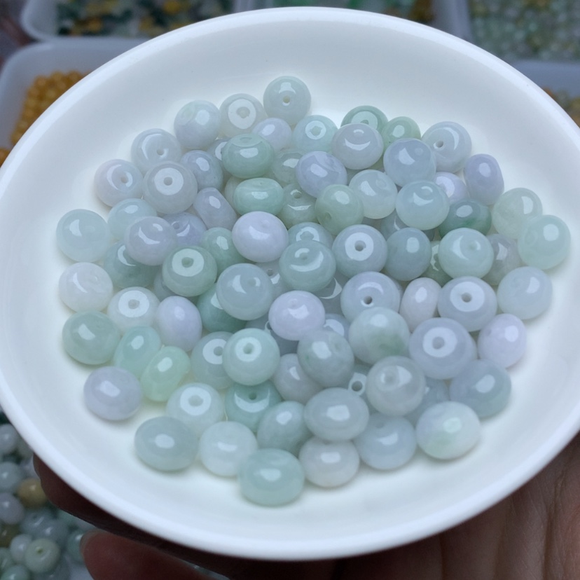 【闪购商品】翡翠手链未镶嵌卡6乘9冰绿白鼓珠40颗