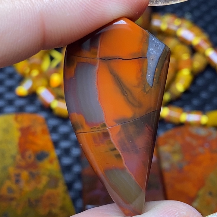 玛瑙/玉髓颈饰未镶嵌