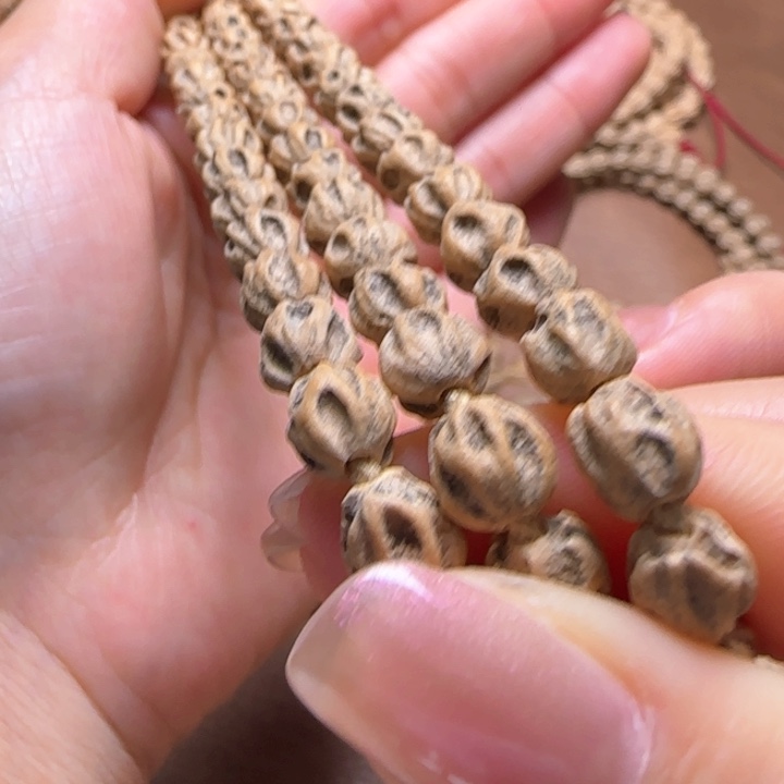 柏香籽/百香籽吊坠?