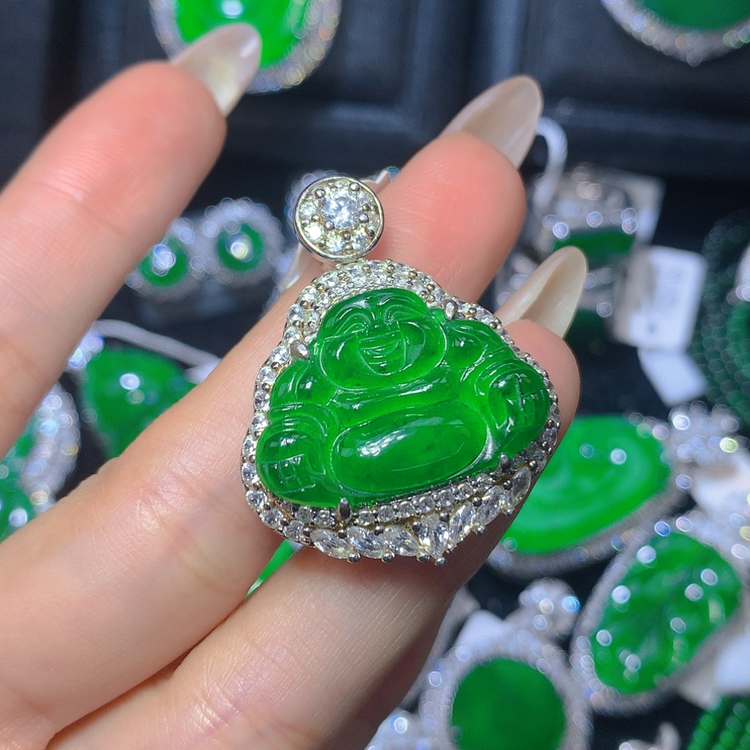 翡翠颈饰银S925镶嵌翡翠