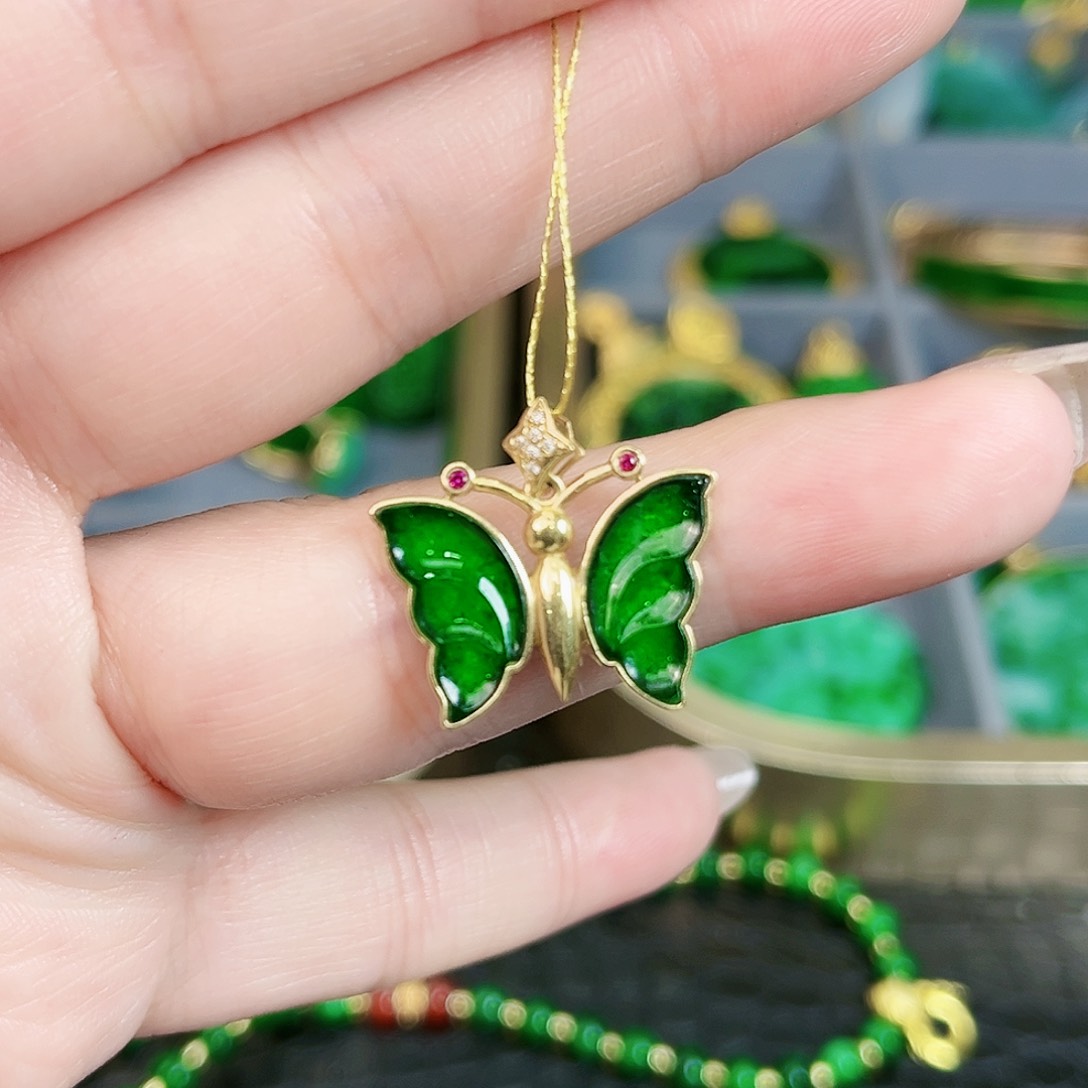 翡翠颈饰18K金镶嵌吊坠