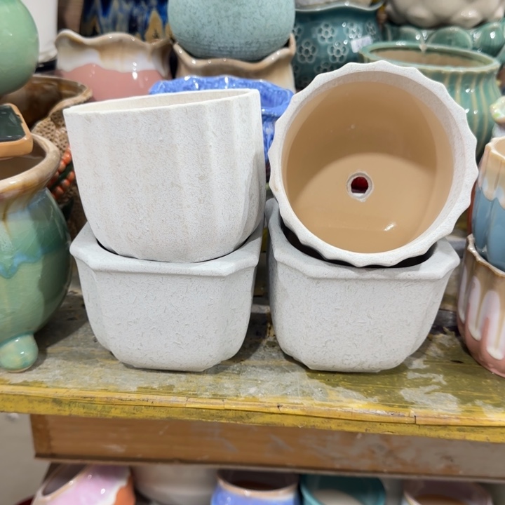 凑9块包邮，有孔，陶瓷花盆