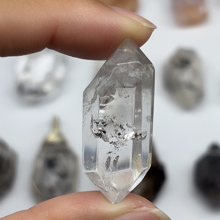 未镶嵌颈饰水晶水胆闪灵钻37mm