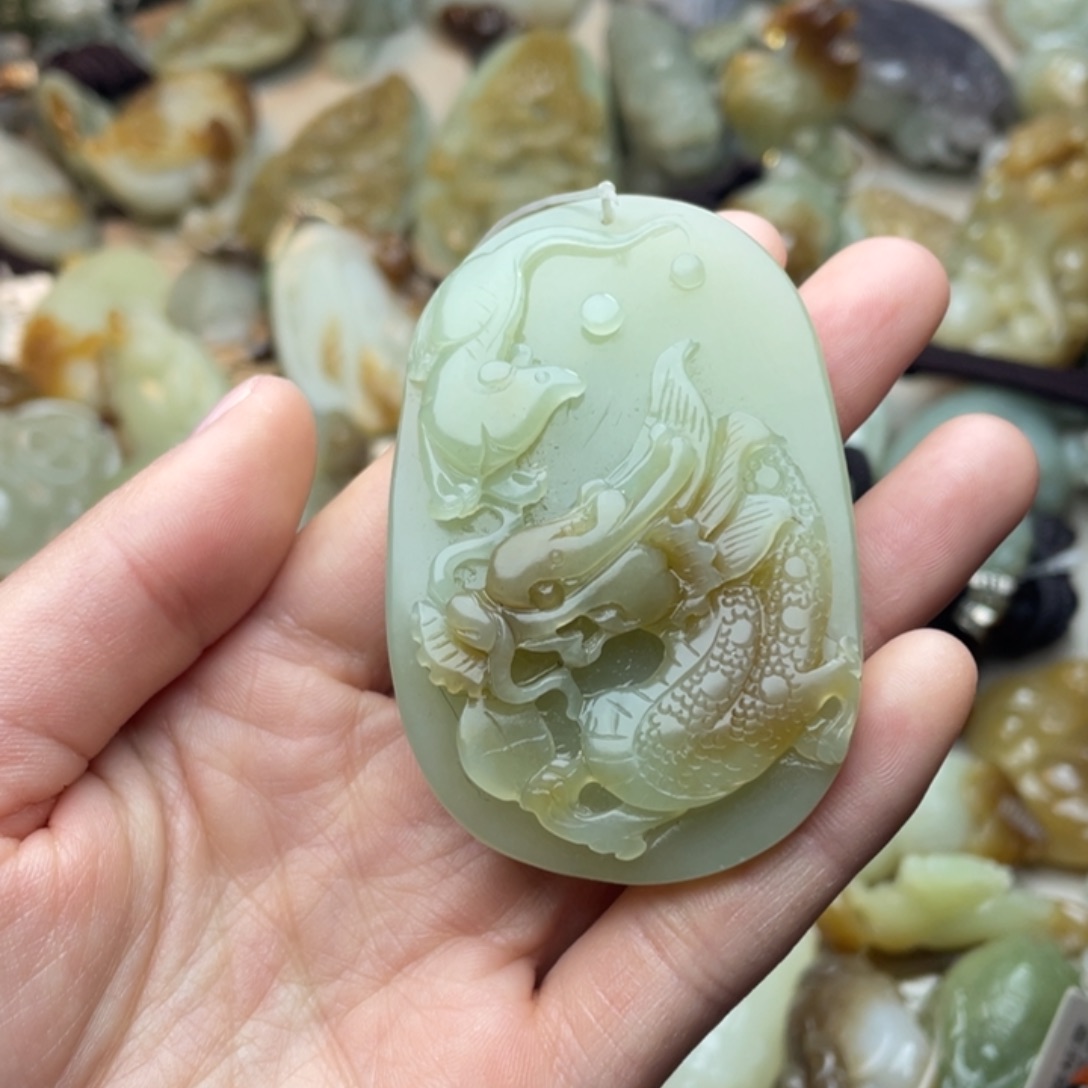 和田玉未镶嵌颈饰