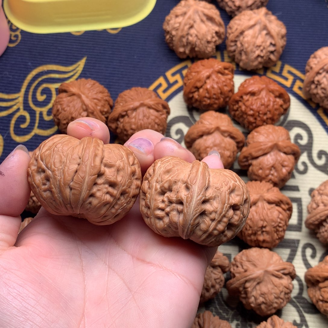 文玩核桃吊坠平谷元宝