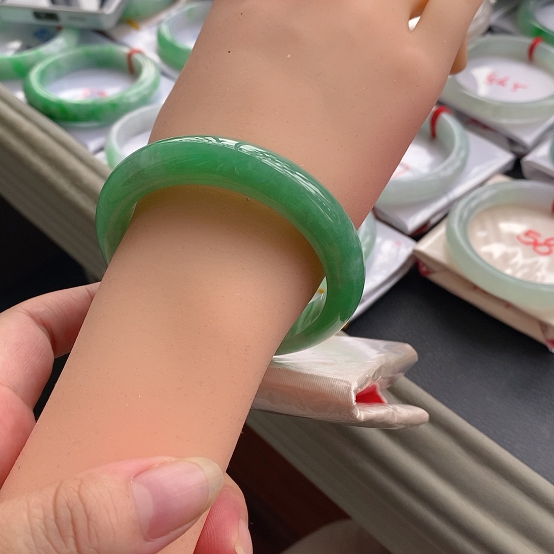 翡翠手镯未镶嵌7号