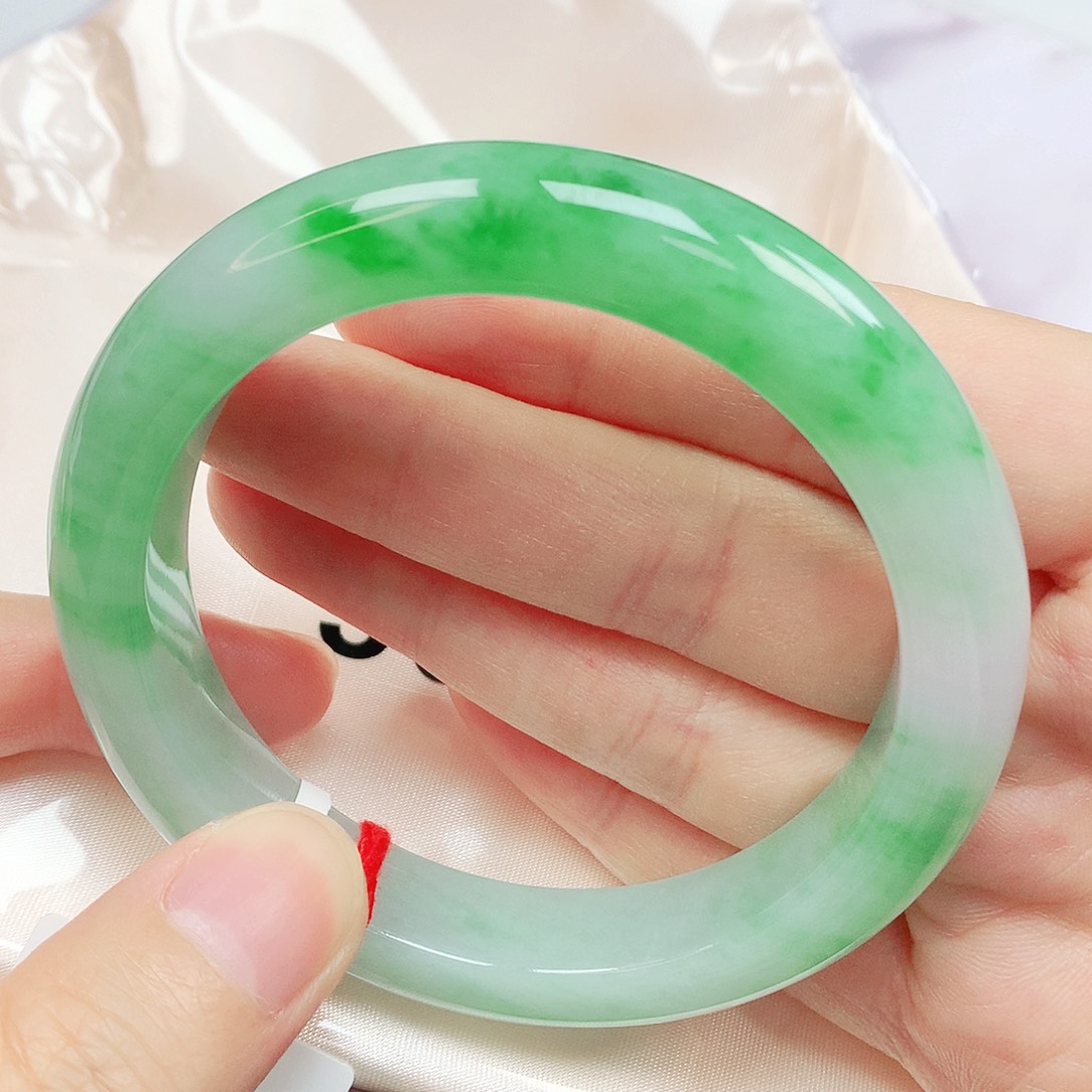 翡翠未镶嵌手镯抖音300