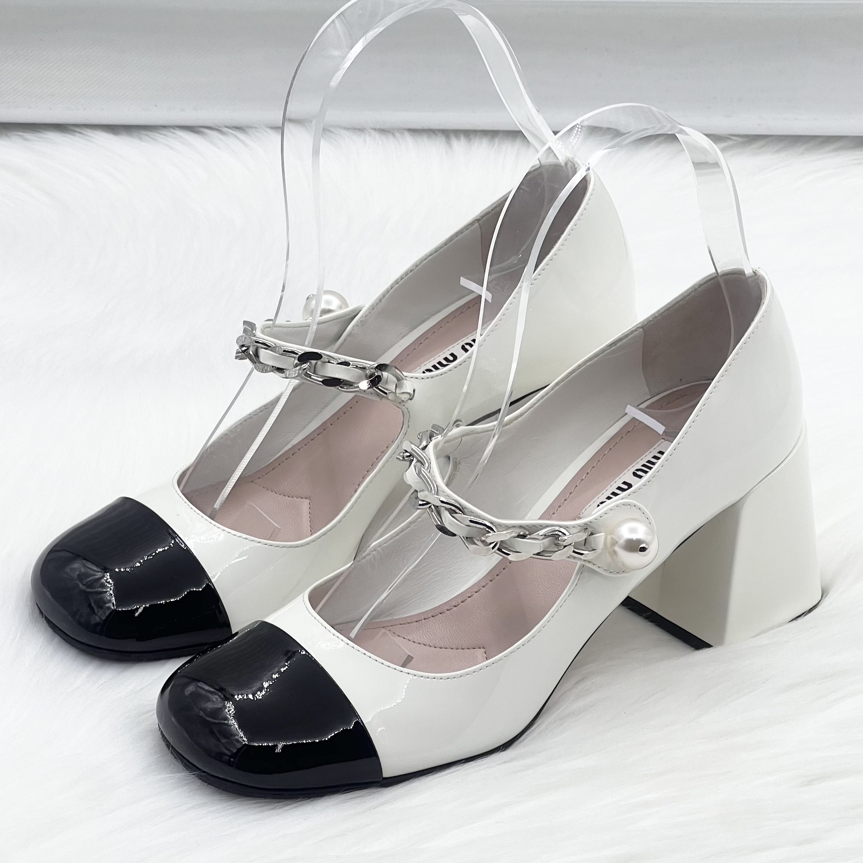 99新 MIU MIU/缪缪 珍珠链条玛丽珍鞋 36.5码 公价9.6k g173 