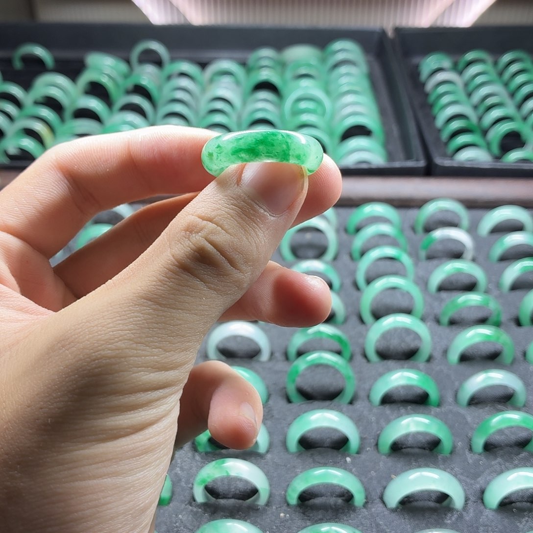 石英质玉未镶嵌戒指