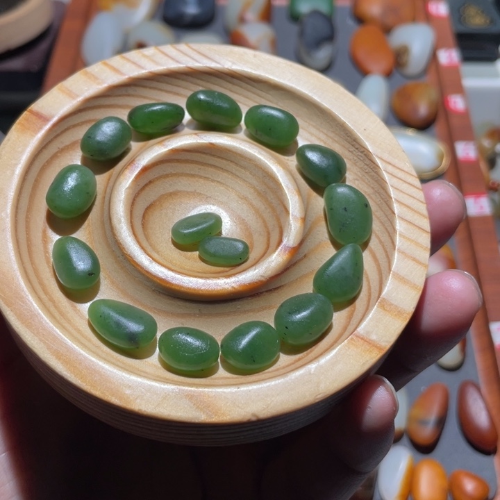 用***3和田玉（糖玉）未镶嵌挂件