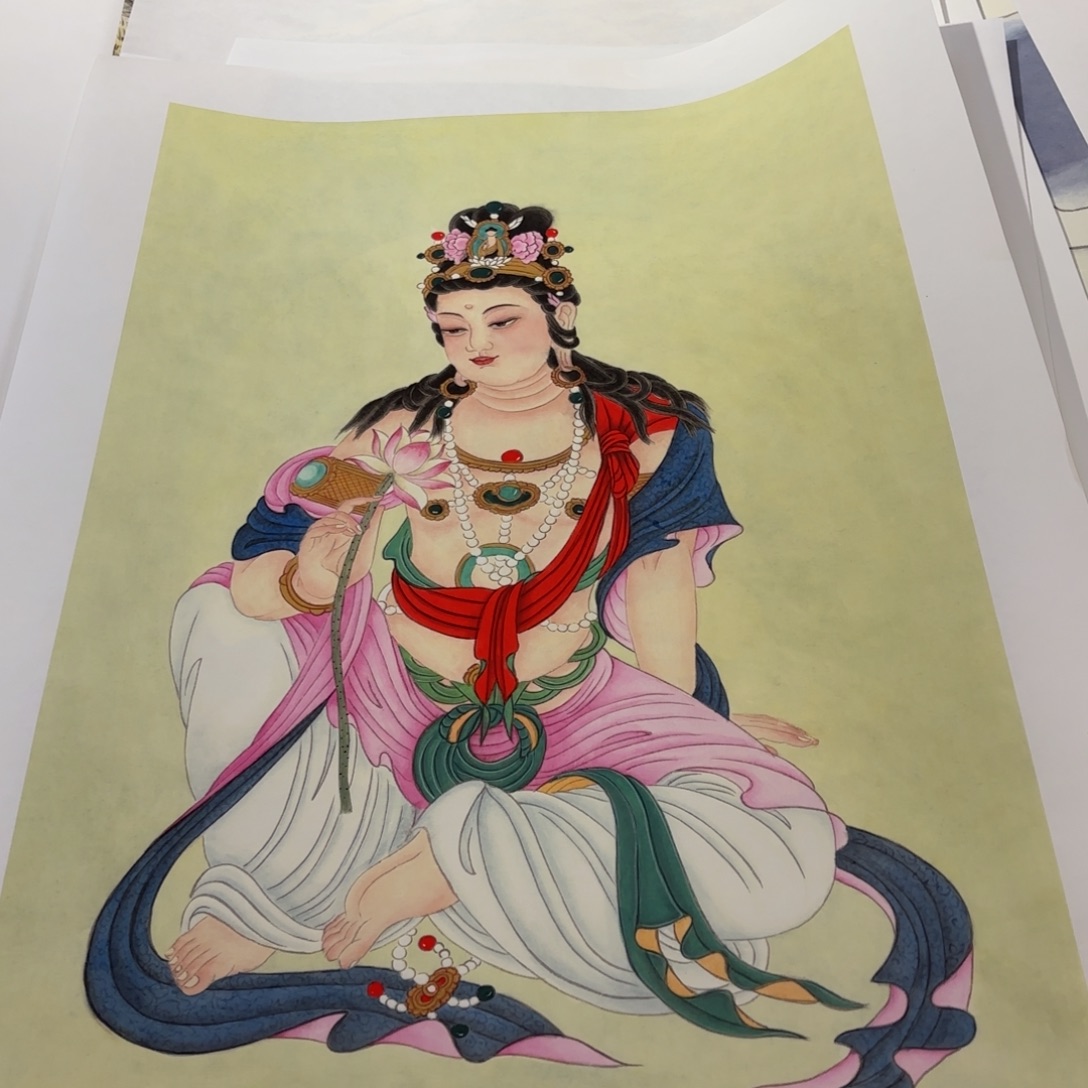 国画四尺三开观音作品