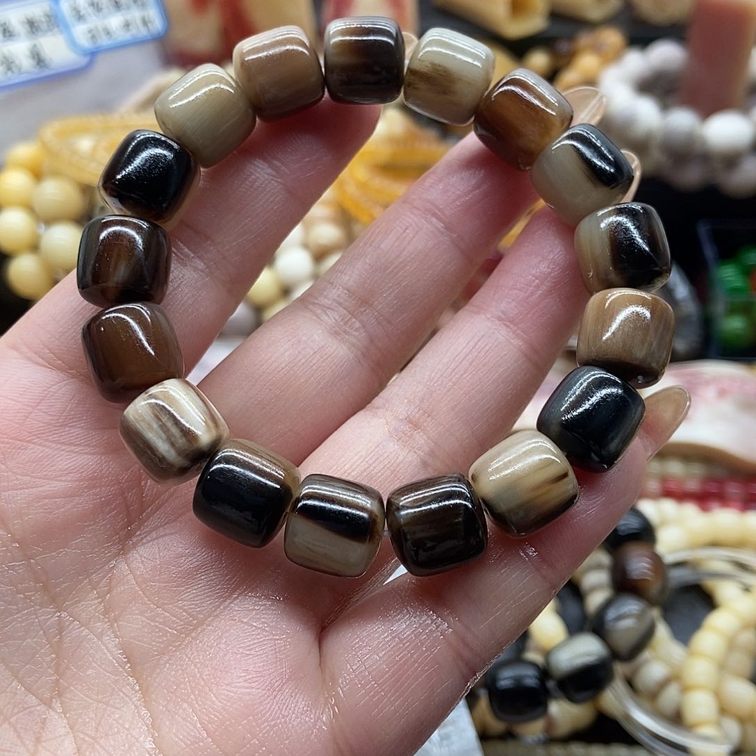 驼骨其他十****?牛角花色桶珠